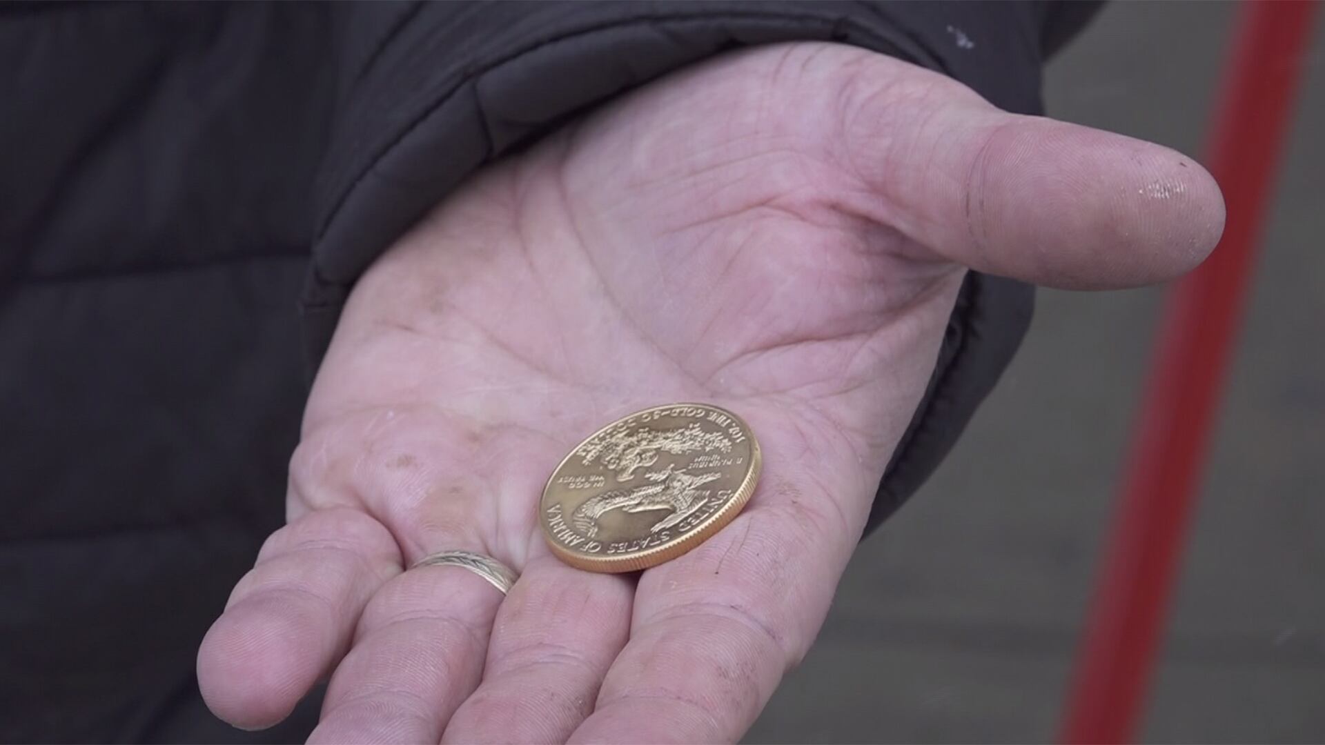 Mystery donor drops rare gold coin into Salvation Army red kettle - Vimarsana News