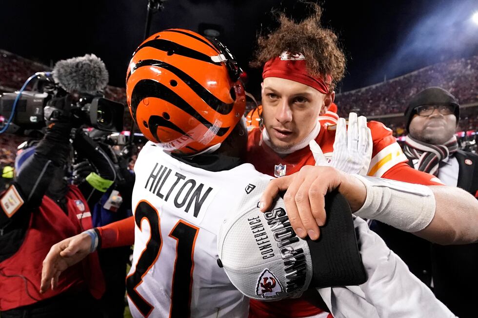 Cincinnati Bengals cornerback Mike Hilton (21) speaks with Kansas City Chiefs quarterback...